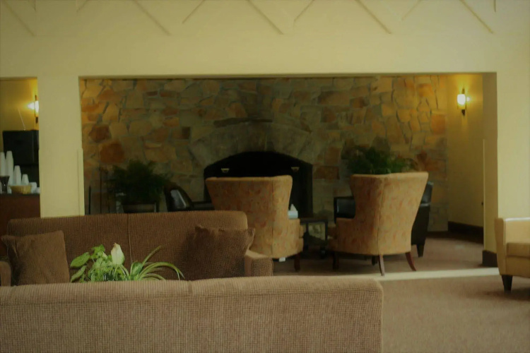 Golden Eagle Lodge
