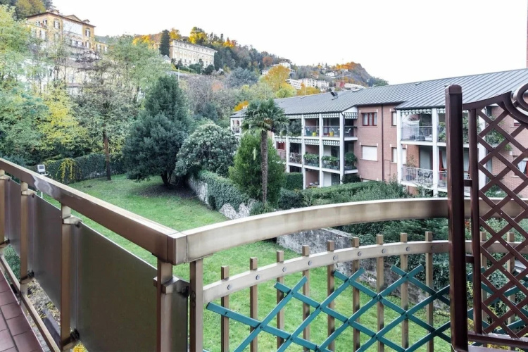 ALTIDO Como Borgo Vico apartment w/ terrace