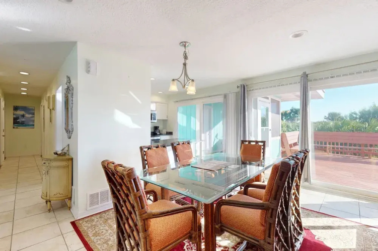 Ocean Paradise Bright Home With Spacious Deck, Beach Access, Central AC & Wifi