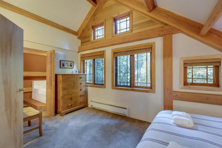 Mt. Baker Lodging Cabin 45 (Sleeps 6)