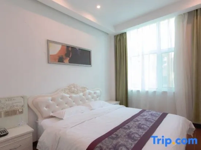 Business Quadruple Suite