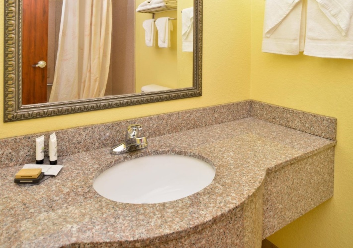 Country Inn & Suites by Radisson, Byram/Jackson South, MS photo 11