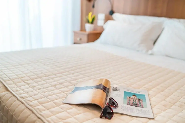 Standard Double room with partial sea view