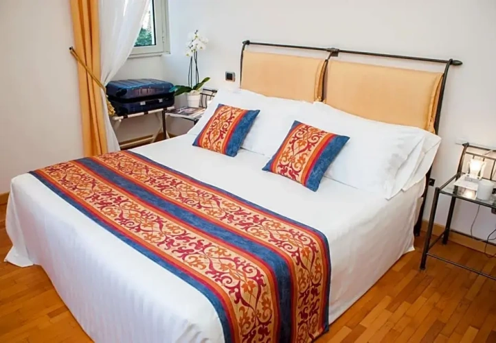 Standard Double room with partial view