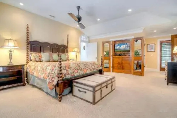 215 Glen Abbey