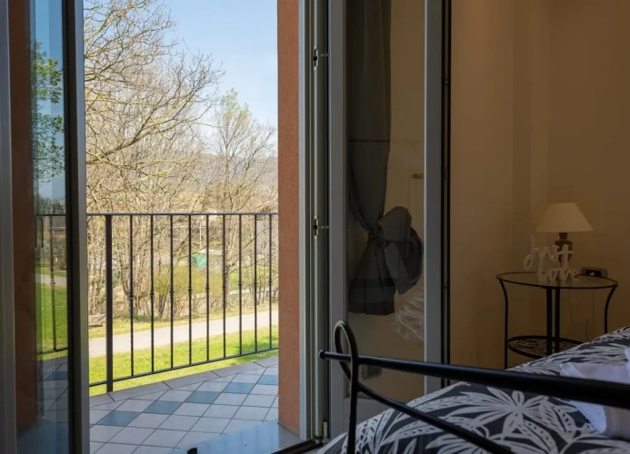 1 Bedroom Comfort Apartment with park view