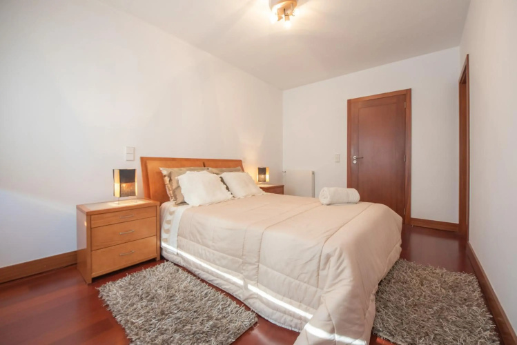 Apartament em condominio com Piscina