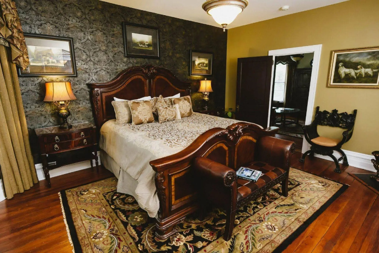 Biltmore Village Inn B&B
