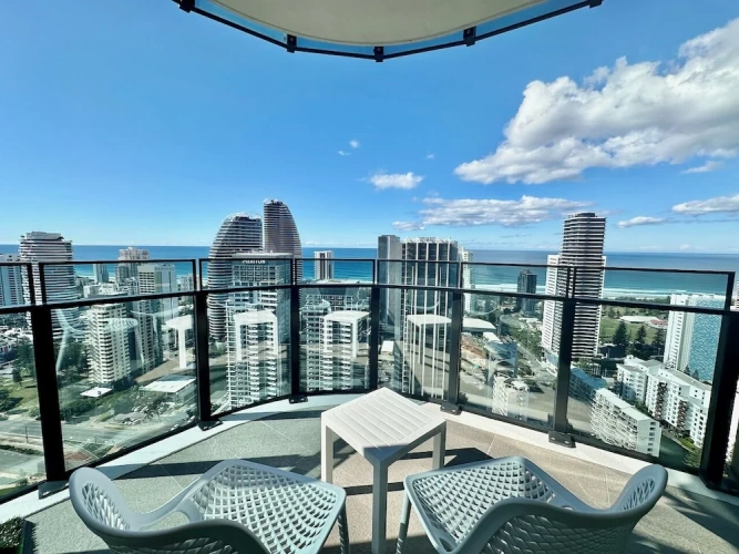 3 Bedrooms Apartment with ocean view