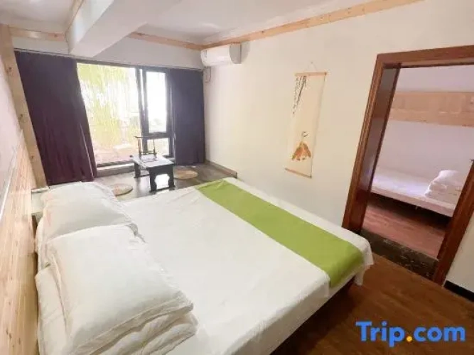 Quadruple Family Suite