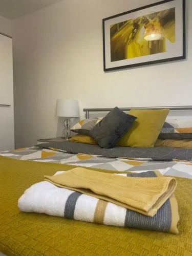 2 Bedrooms Apartment