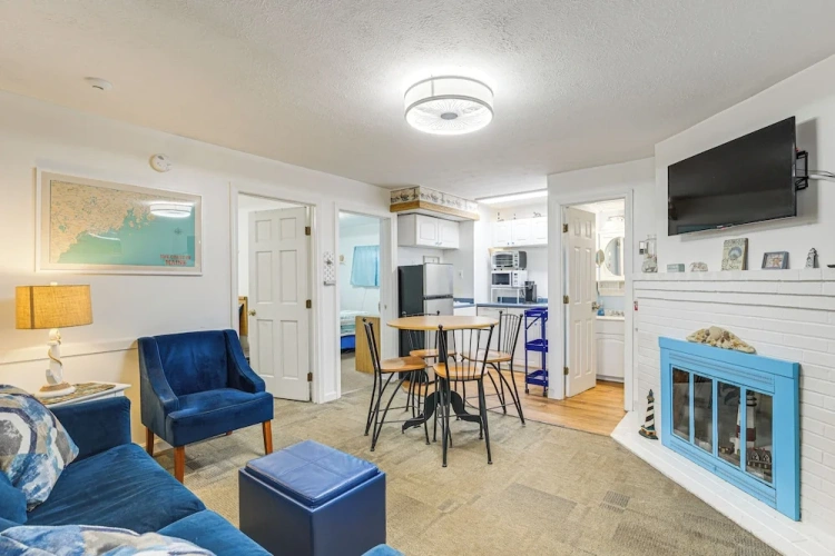 2 Bedrooms Apartment