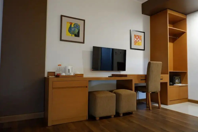 Point C Hotel