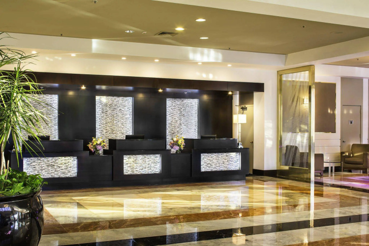 Laguardia Plaza Hotel photo 24