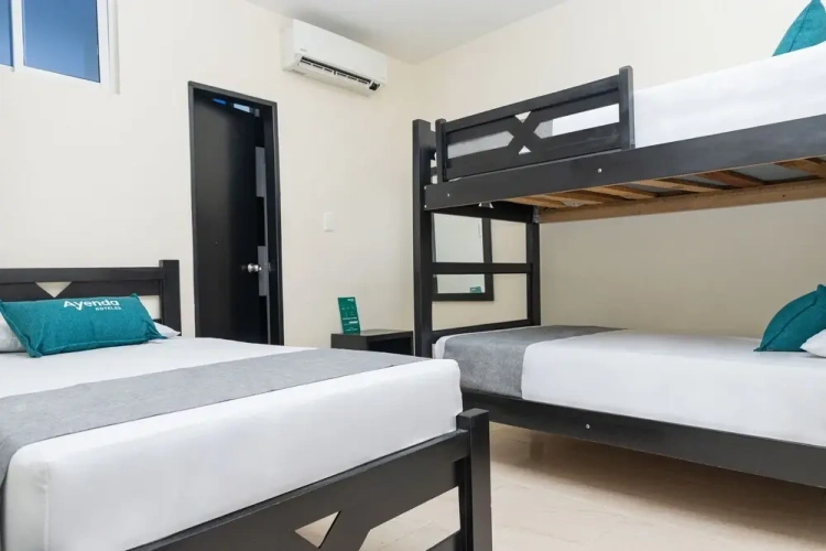 Standard Triple room
