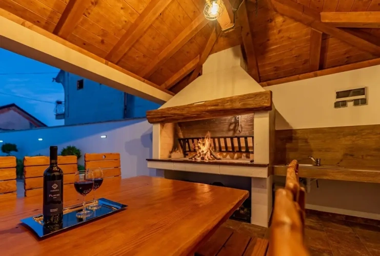 3 Bedrooms Villa with balcony