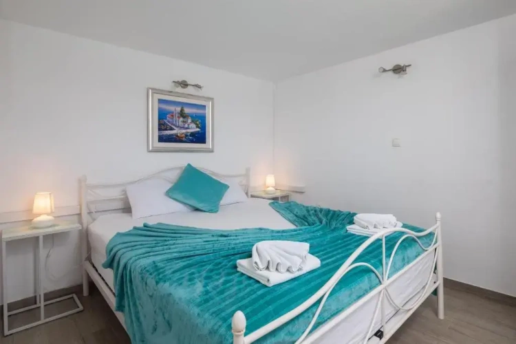 1 Bedroom Apartment with sea view