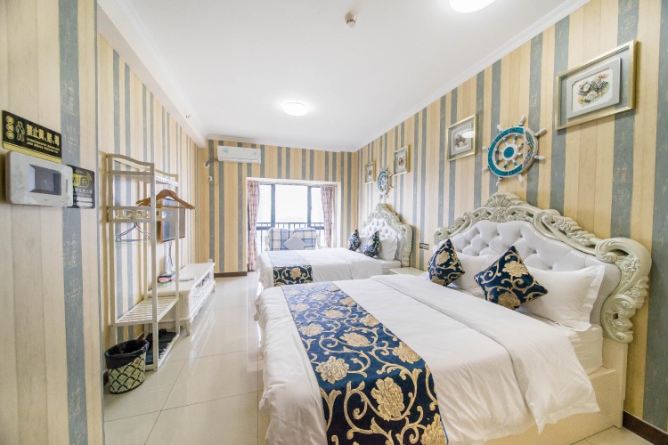 Deluxe Triple Suite