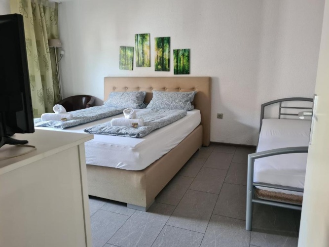 3 Bedrooms Apartment