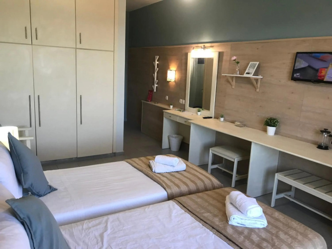 Bayside Hotel Katsaras