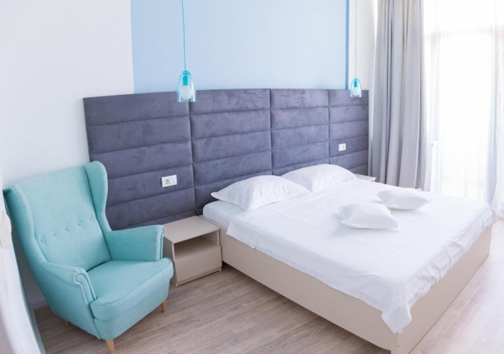Standard Double room with partial sea view