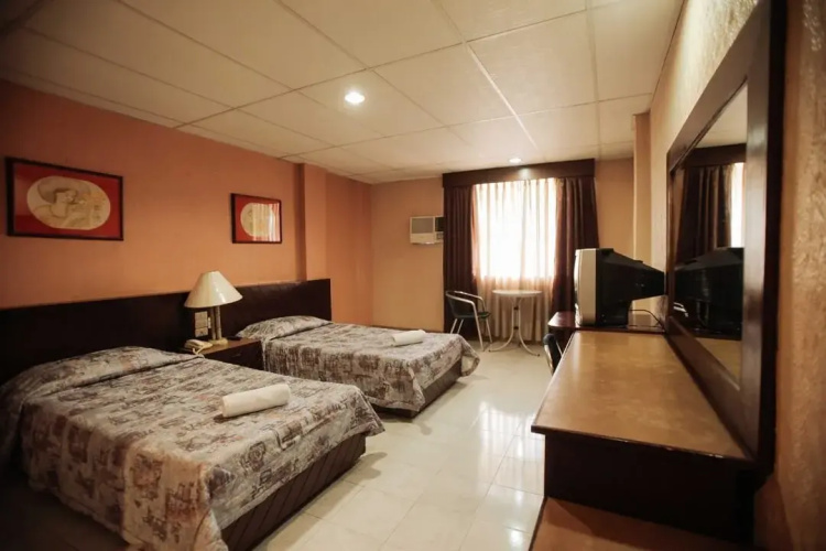 New Crown Hotel