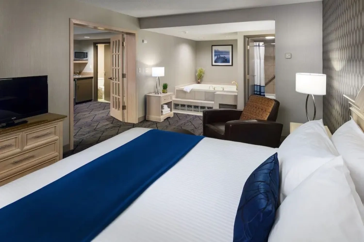 Premium Double Suite with golf view