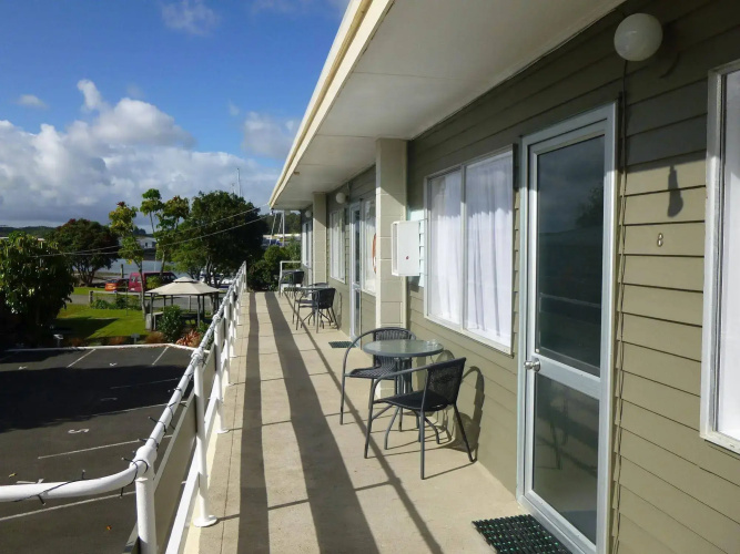 Marina Court Motel