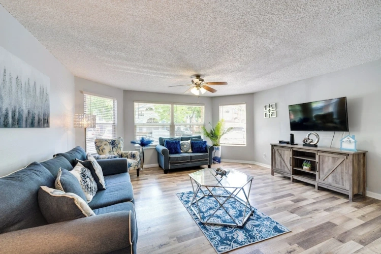 3 Bedrooms Apartment
