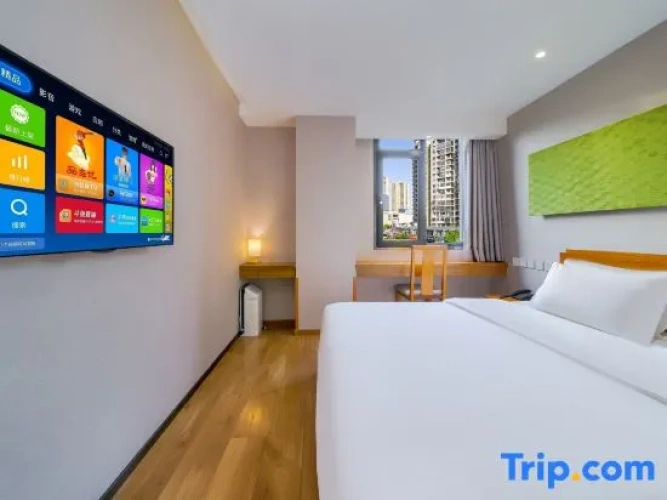 Premium Double room with street view
