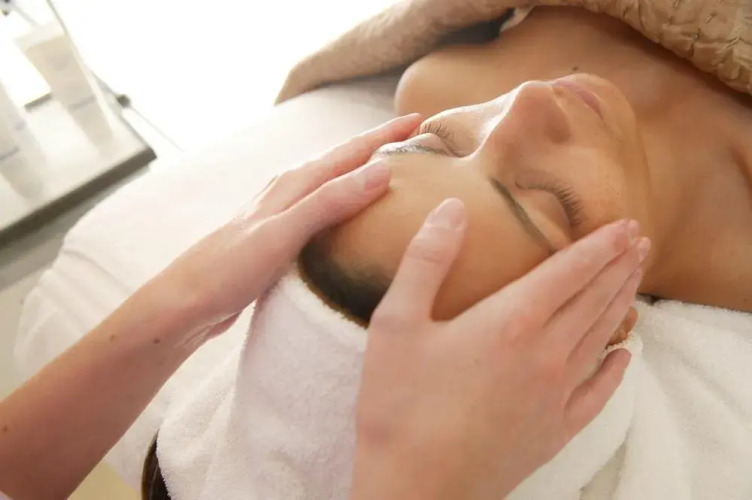 Wolseley Holiday LodgesOver view