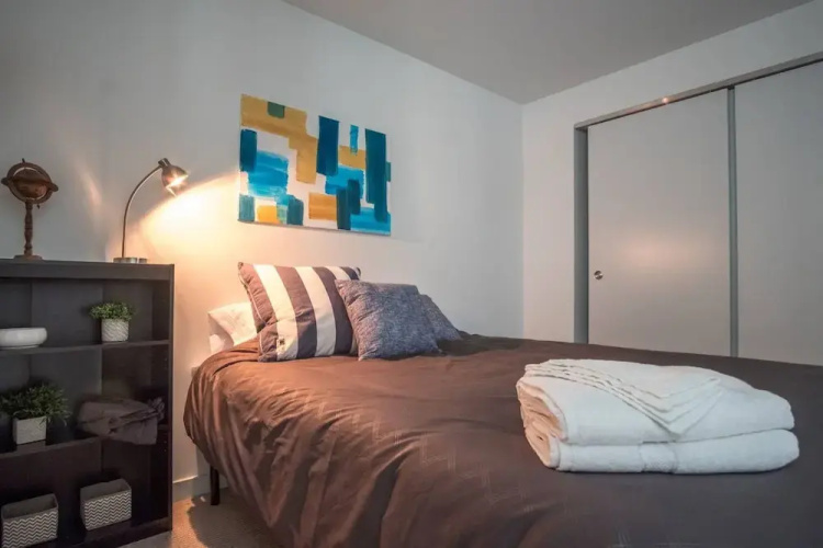 Downtown 2BR Apt in Historic Building