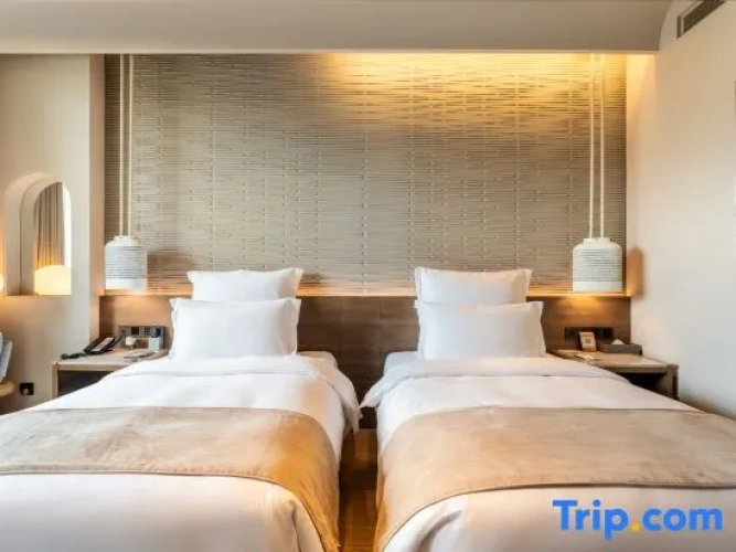 Standard Double room with view