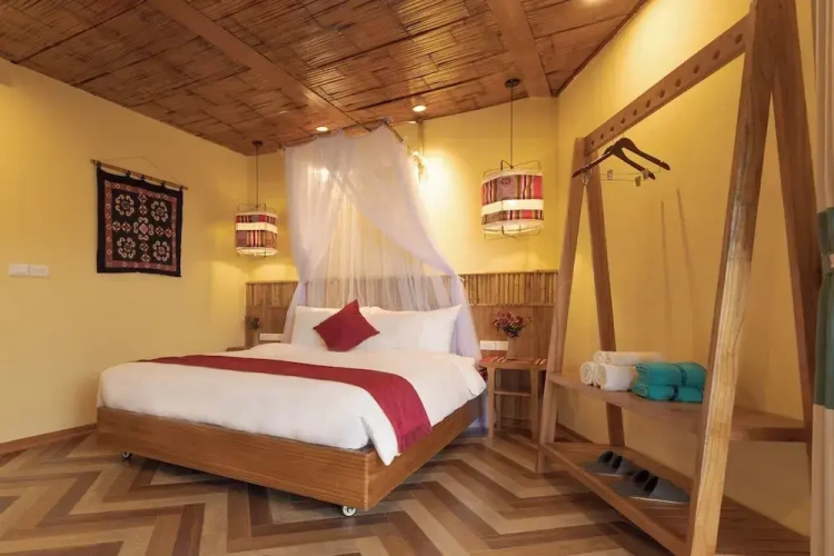 1 Bedroom Deluxe Double room with balcony and with garden view