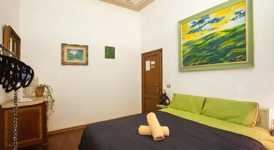 Strange Uncle Hostel