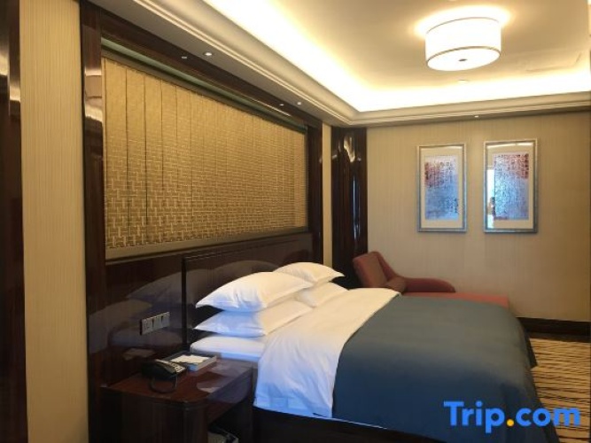 Premier Suite