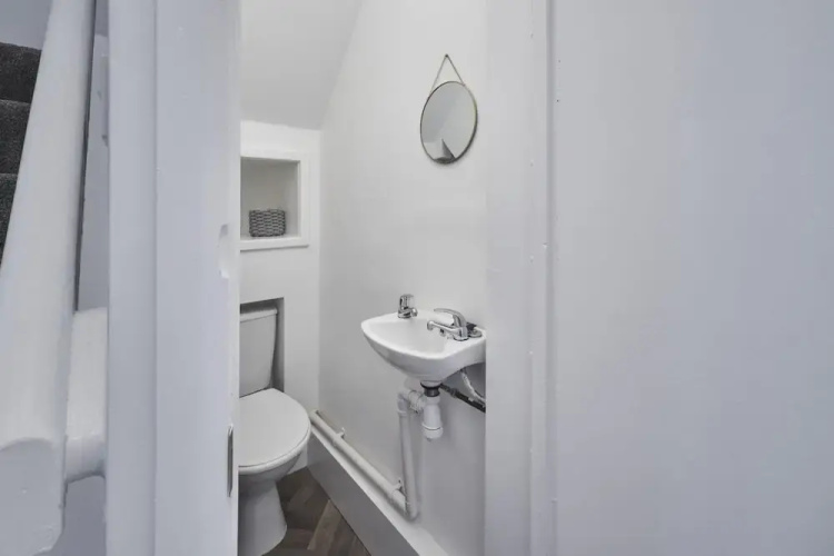 Host Stay Spring Cottage