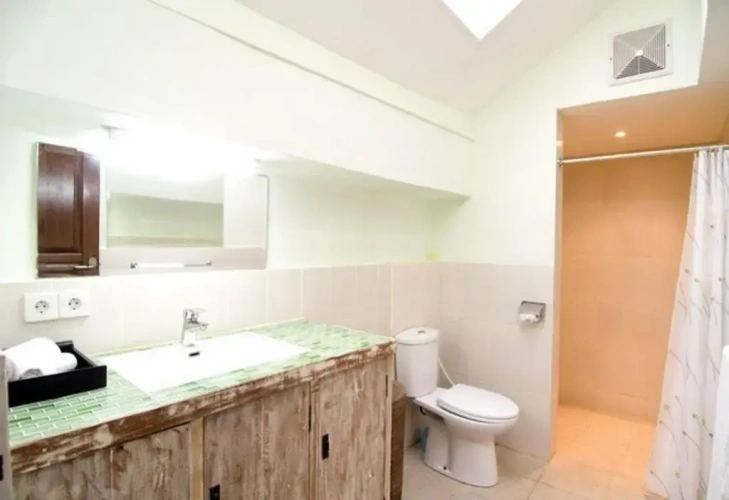 4 Bedrooms Villa