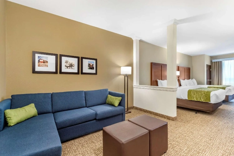 Quadruple Suite