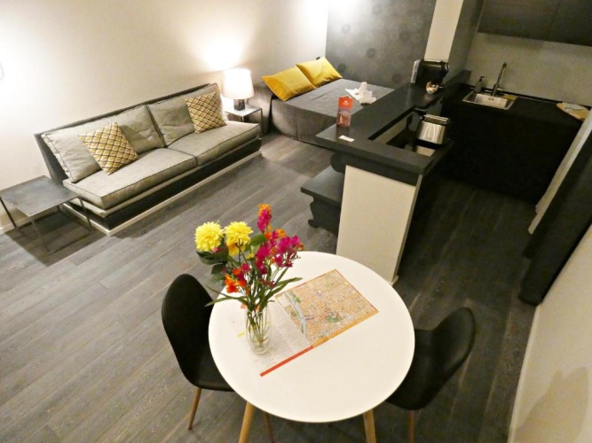 Deluxe Apartment
