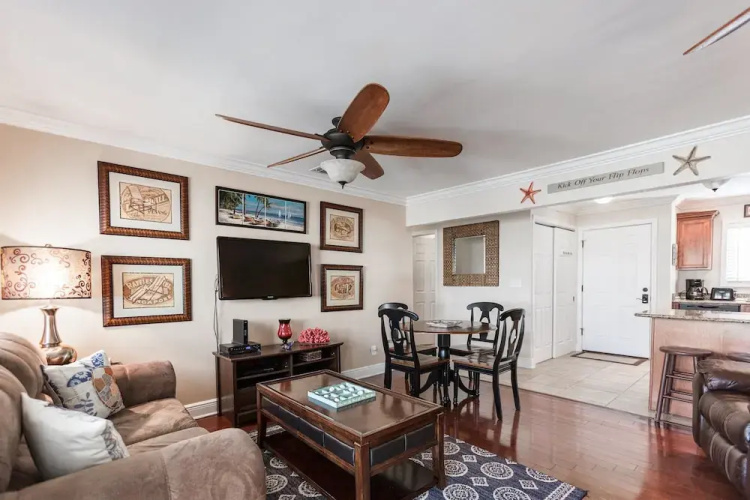 Central Destin Condo Next to Beach by RedAwning