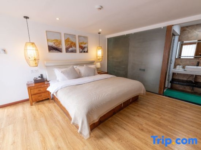 Standard Double room with view
