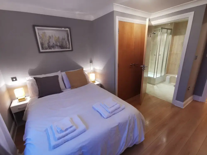 The Qube Apartments Sleeps 6 Parking