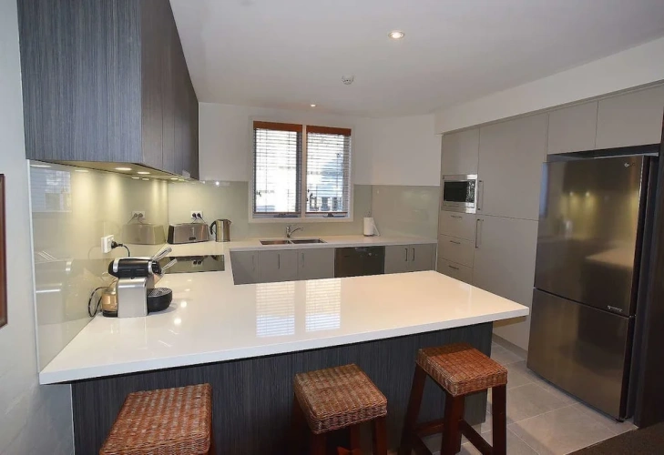 3 Bedrooms Apartment