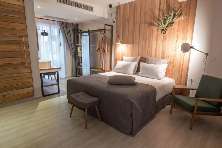 Family Tree Hotel