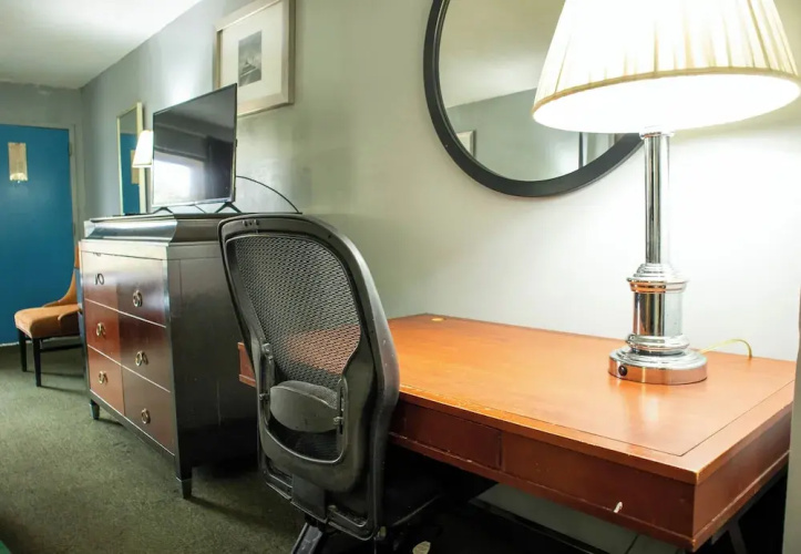 Executive Inn