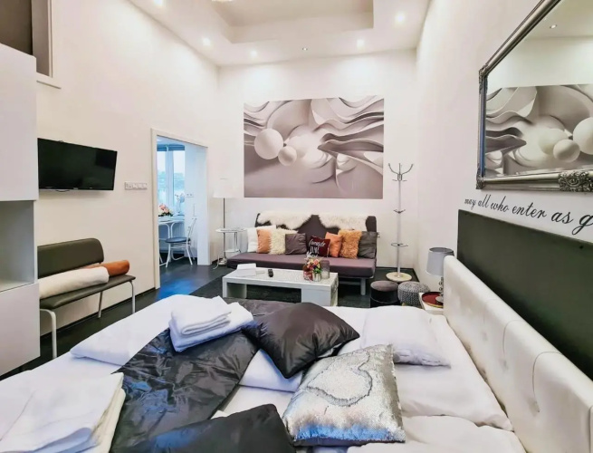 Modern flat in city center