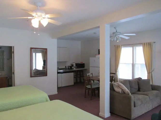 The Lynwood Inn