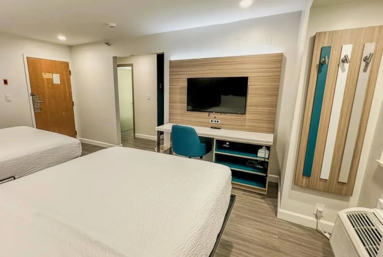 Quadruple Suite
