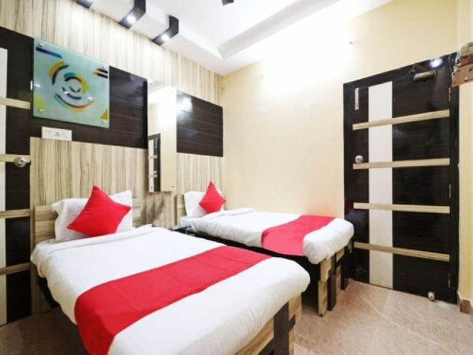 OYO Rooms Ruby Tagore Park 2(KOL421)